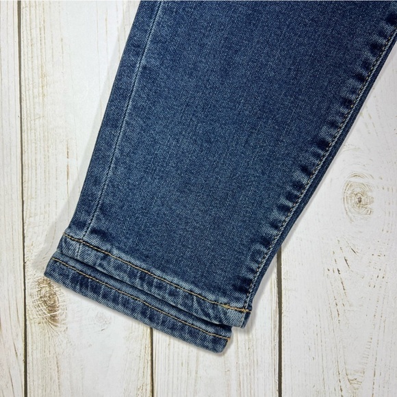 Good American | The Honeymoon Elastic Panel Baby Bump Maternity Jeans - Picture 7 of 7